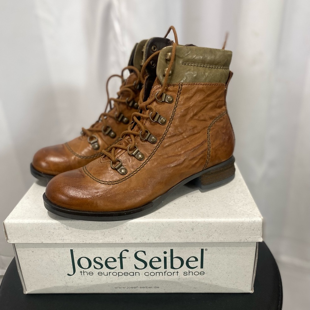 Josef Seibel brand new in box boots